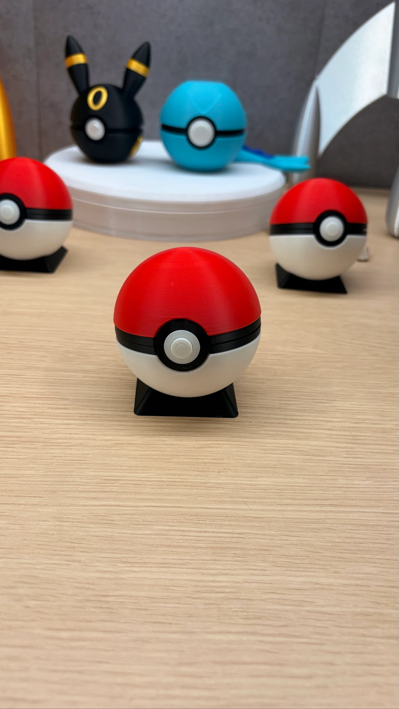 Pokéball Pokémon rouge et blanche 3D imprimée – Ouvre avec support – pokemon